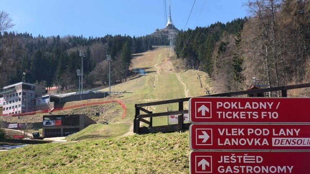 Nová lanovka má vést po trase té původní, posune se ale dolní stanice. Archivní foto